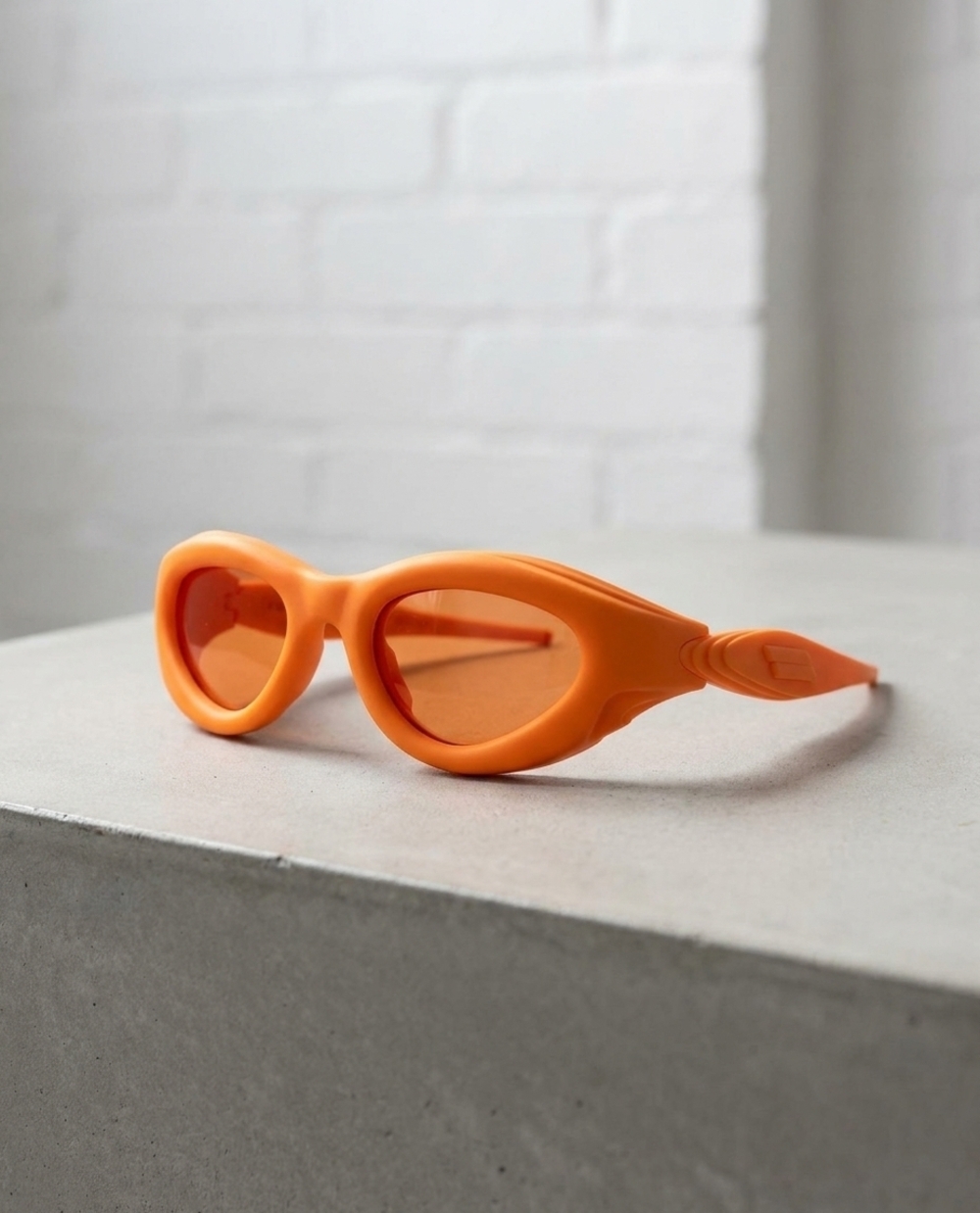 NEW BOTTEGA VENETA women's oval-frame injection sunglasses in orange